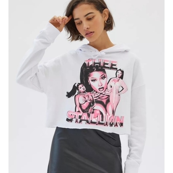 𝅺urban Outfitters Megan Thee Stallion  Cropped Hoodie - Picture 1 of 5